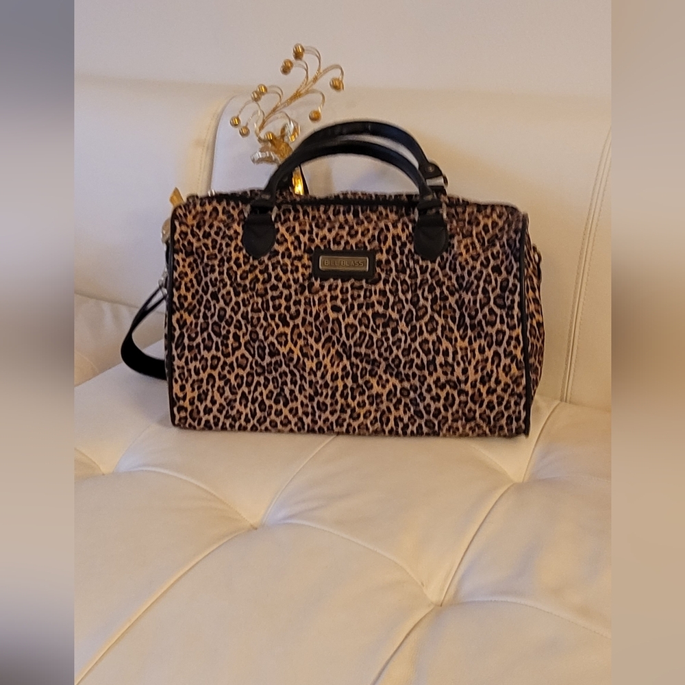 Bill Blass Leopard Print Overnight Bag 16 In Length & 12 In Height. Perfect Size
